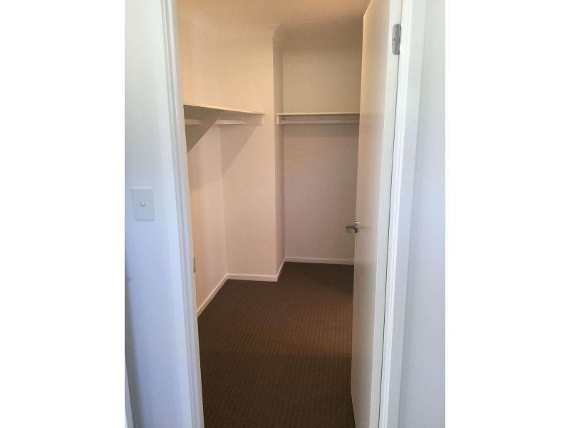 5 Prospect Street, Silkstone QLD 4304