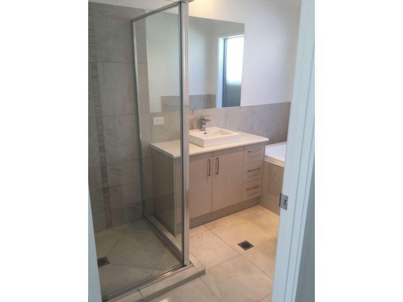 5 Prospect Street, Silkstone QLD 4304