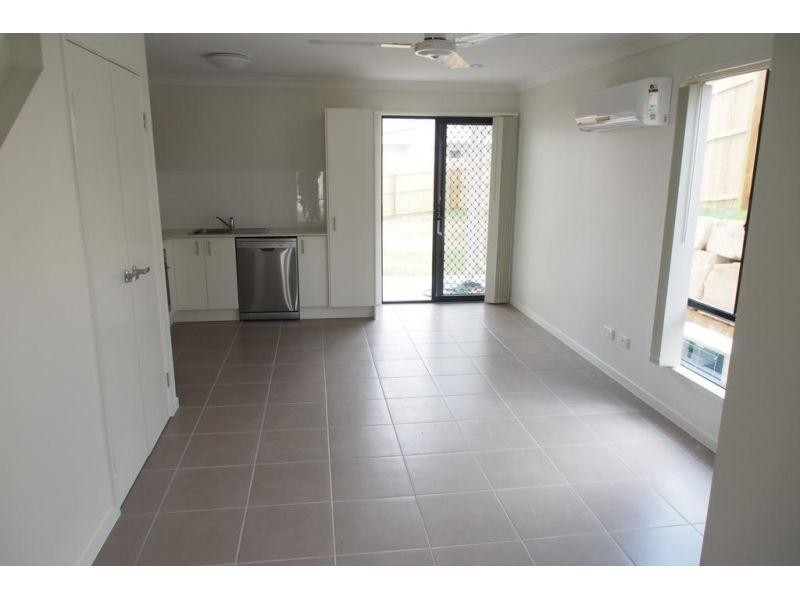 2/8 Hoffmann Way, Bundamba QLD 4304