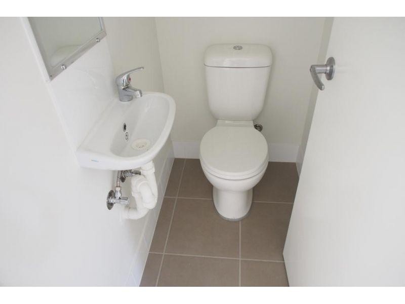 2/8 Hoffmann Way, Bundamba QLD 4304