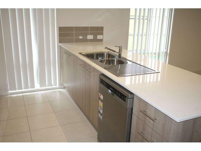 6 Radmila Court, Bellbird Park QLD 4300