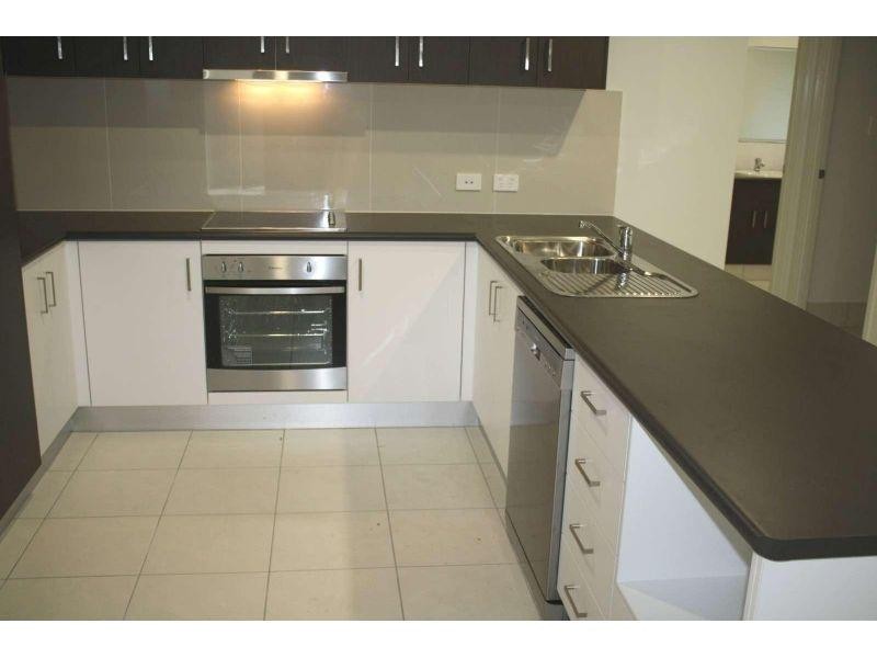 1/388 Old Logan Road, Camira QLD 4300