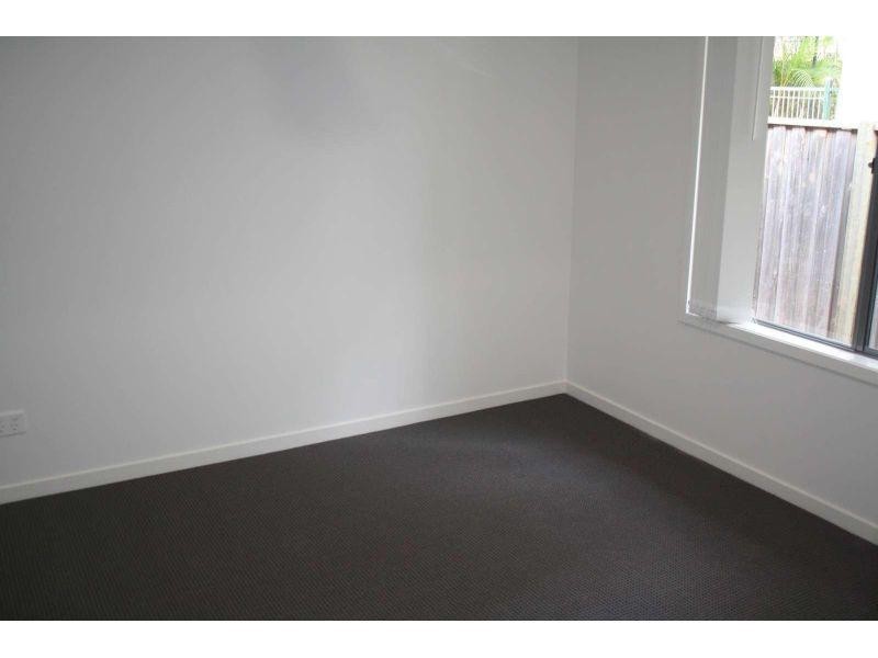 1/388 Old Logan Road, Camira QLD 4300