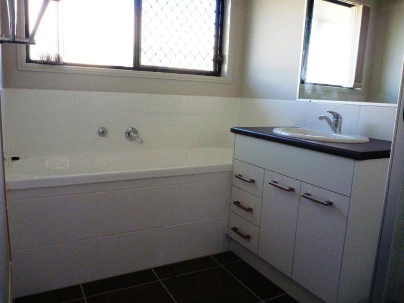 5 Blaxland Court, Laidley QLD 4341