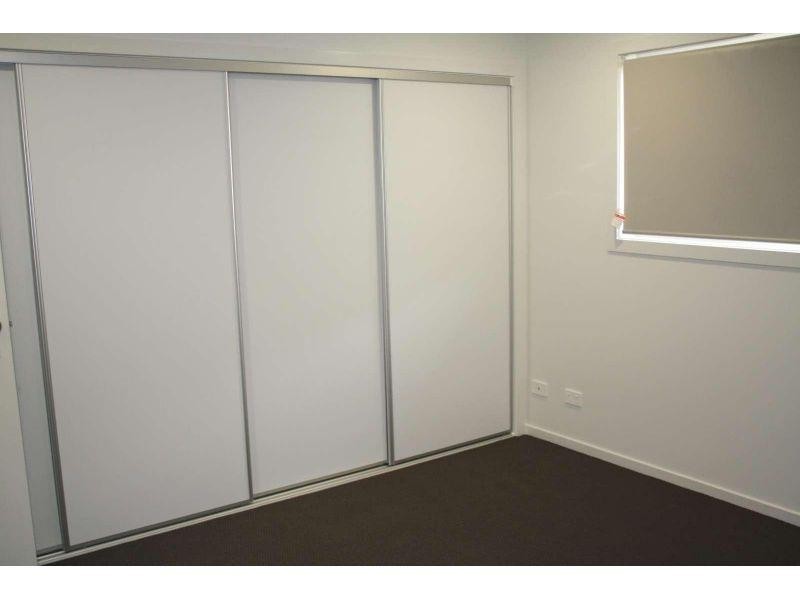 1/6 Greenhill Street, Redbank Plains QLD 4301