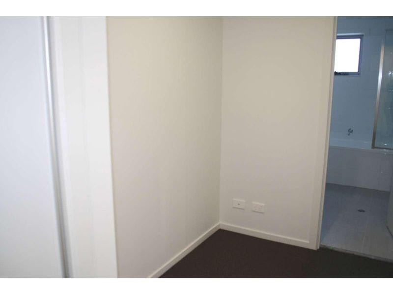 1/6 Greenhill Street, Redbank Plains QLD 4301
