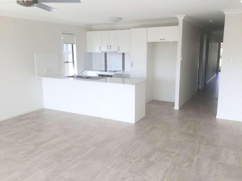 2/78 Sarah Drive, Yamanto QLD 4305