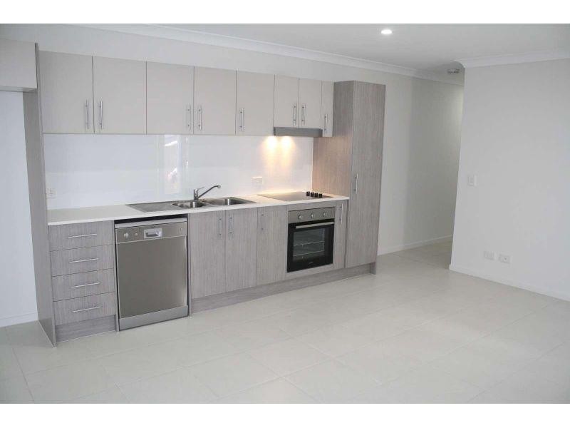 2/4 Weston Court, Bellbird Park QLD 4300