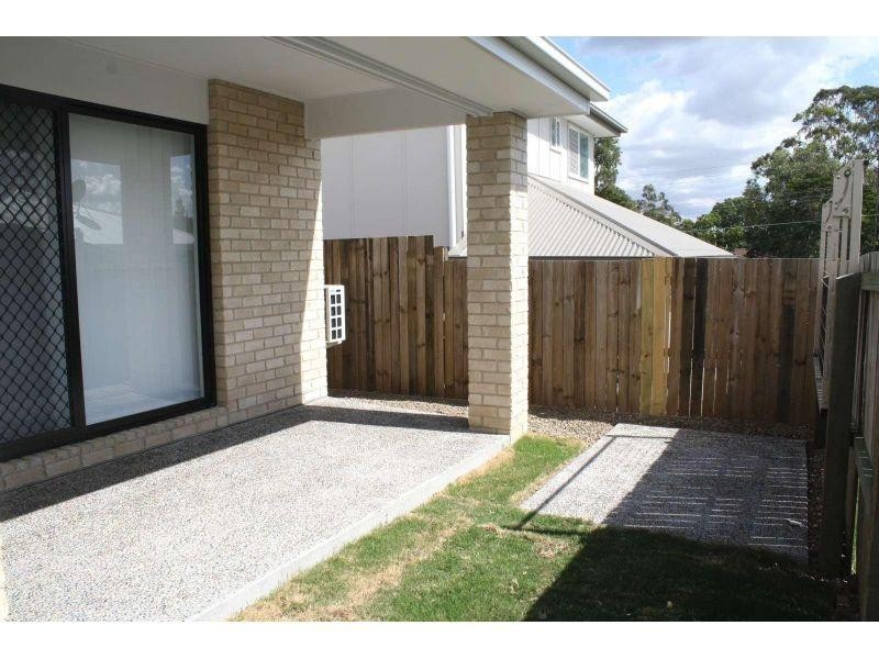 2/4 Weston Court, Bellbird Park QLD 4300