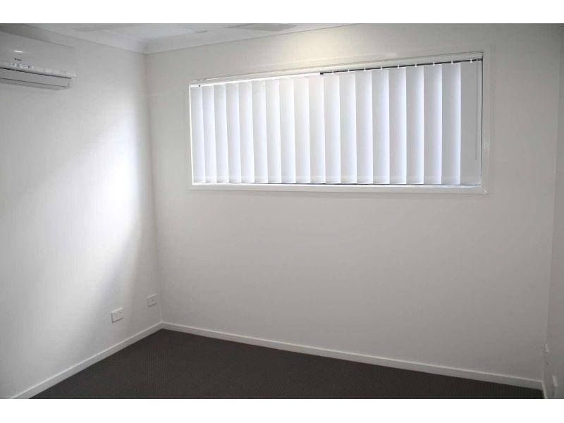 2/4 Weston Court, Bellbird Park QLD 4300