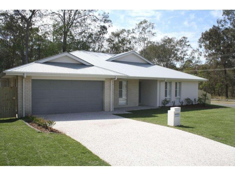 8 Peto Place, Bellbird Park QLD 4300