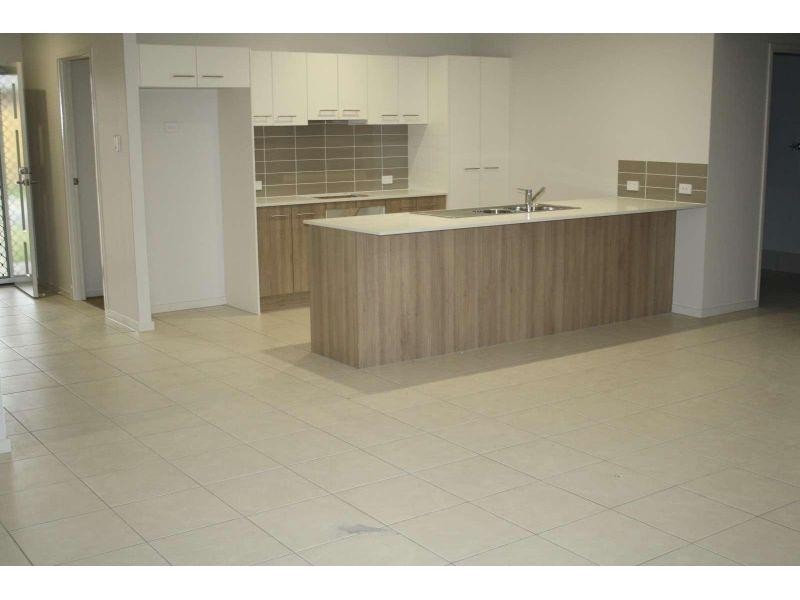8 Peto Place, Bellbird Park QLD 4300
