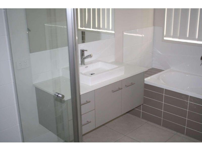 8 Peto Place, Bellbird Park QLD 4300