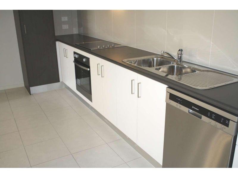 2/388 Old Logan Road, Camira QLD 4300