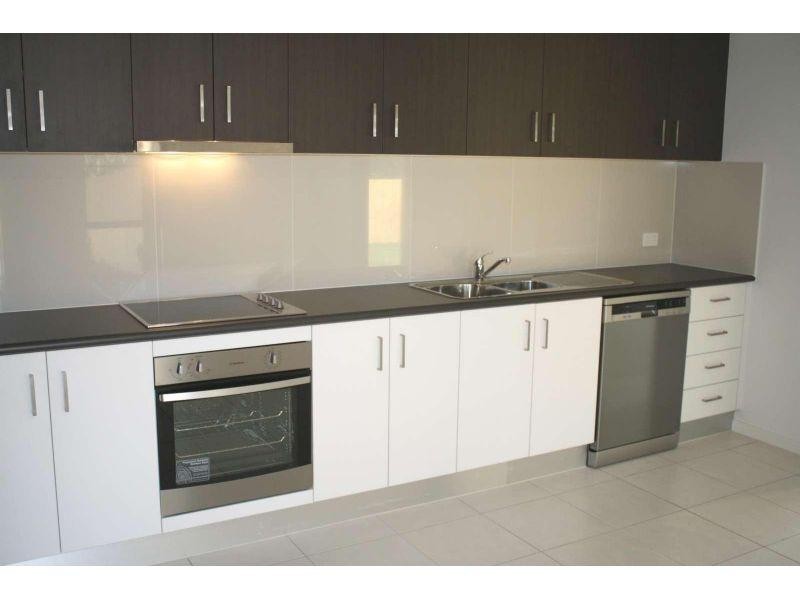 2/388 Old Logan Road, Camira QLD 4300