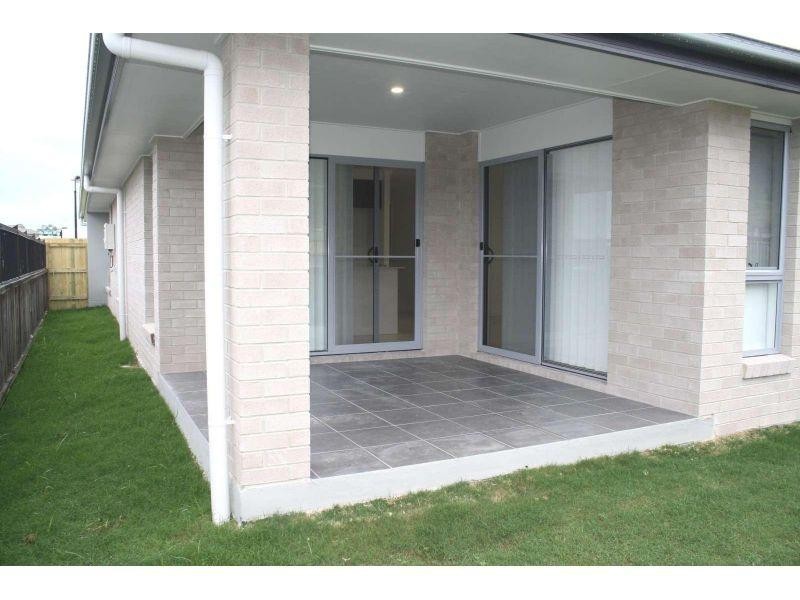 27 Cordeaux Crescent, Redbank Plains QLD 4301