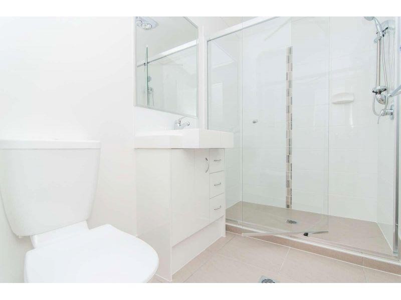 2/18 Groeschel Court, Goodna QLD 4300