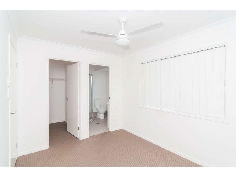 2/18 Groeschel Court, Goodna QLD 4300