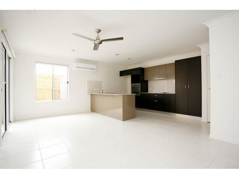 8 Hopman Way, Springfield Lakes QLD 4300