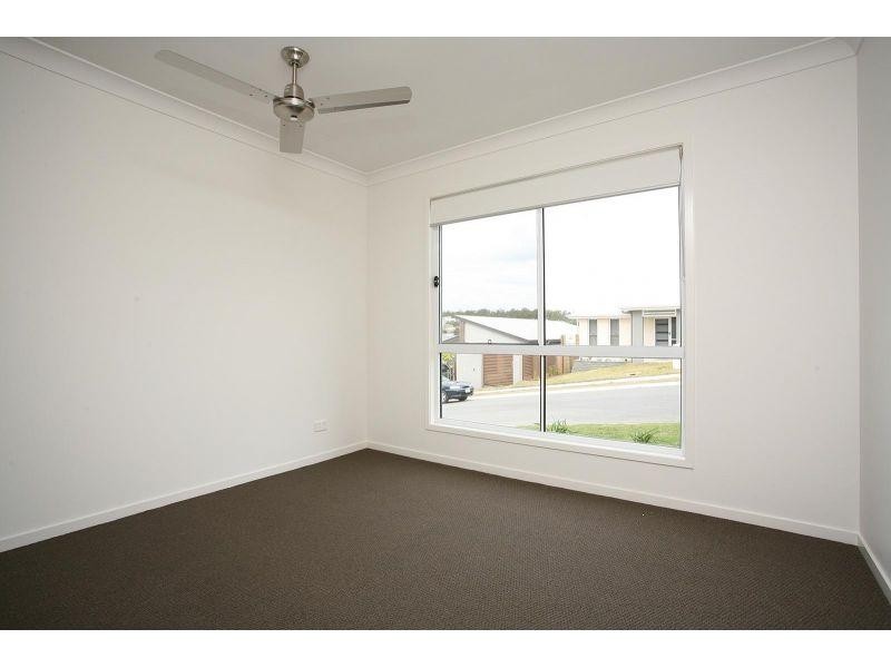 8 Hopman Way, Springfield Lakes QLD 4300