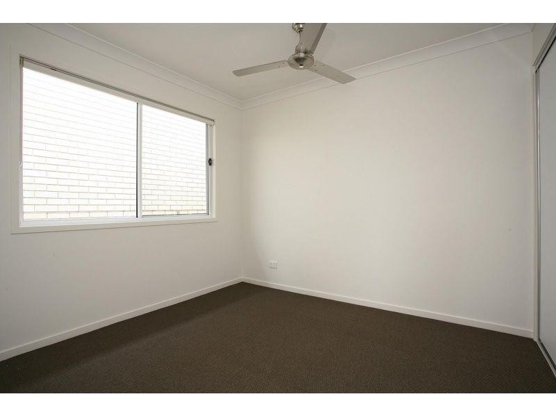 8 Hopman Way, Springfield Lakes QLD 4300