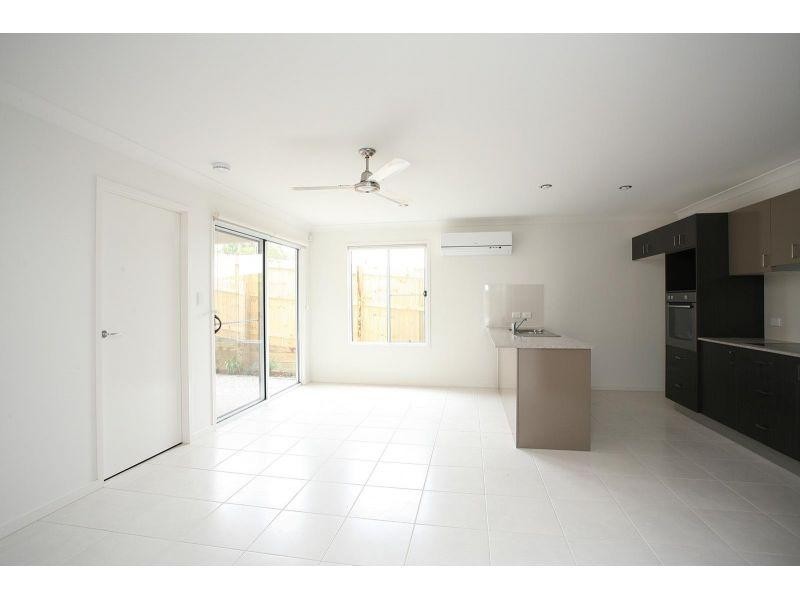 8 Hopman Way, Springfield Lakes QLD 4300