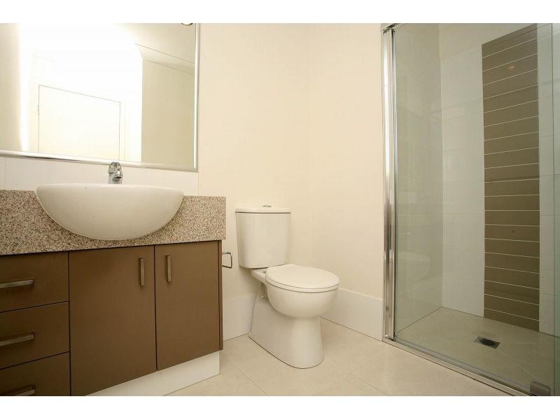 8 Hopman Way, Springfield Lakes QLD 4300