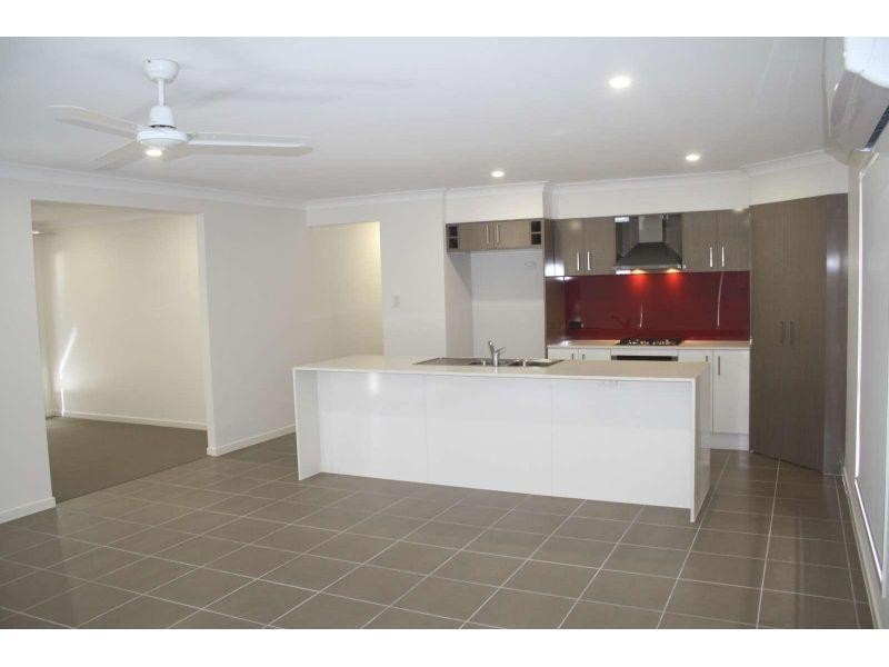 21 Butterfly Way, Ripley QLD 4306
