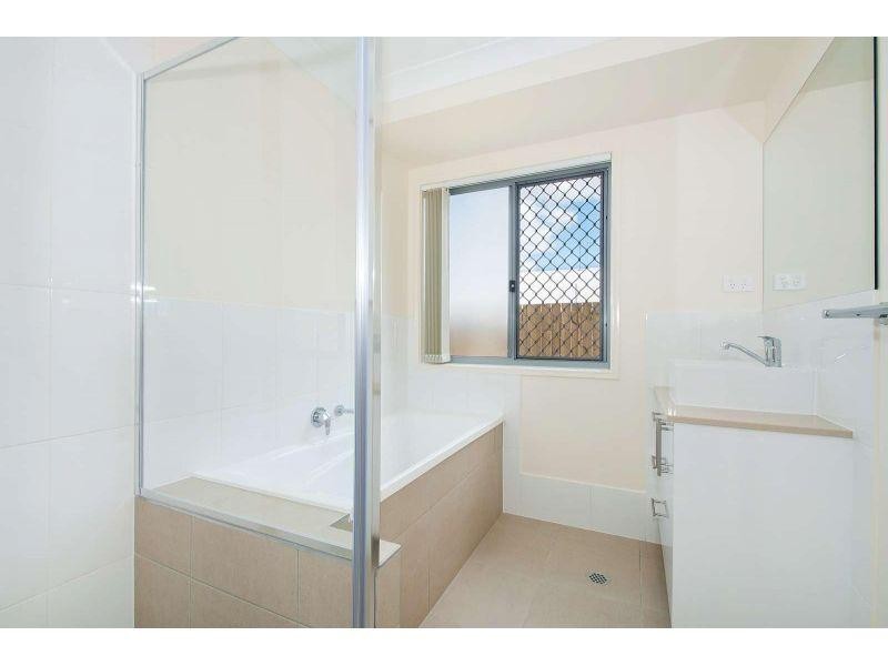 25 Sovereign Drive, Deebing Heights QLD 4306