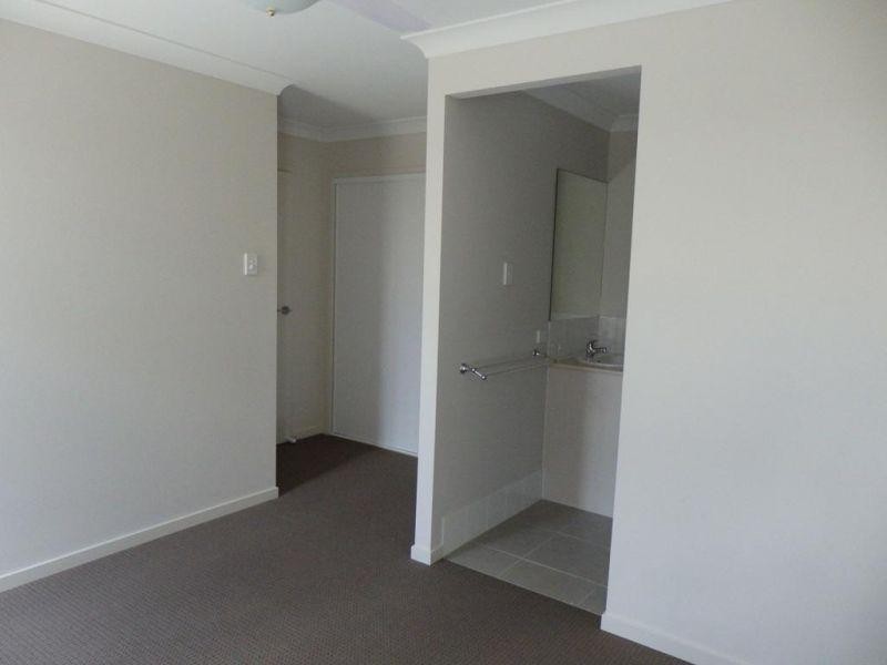 2/7 St Andrews Drive, Leichhardt QLD 4305