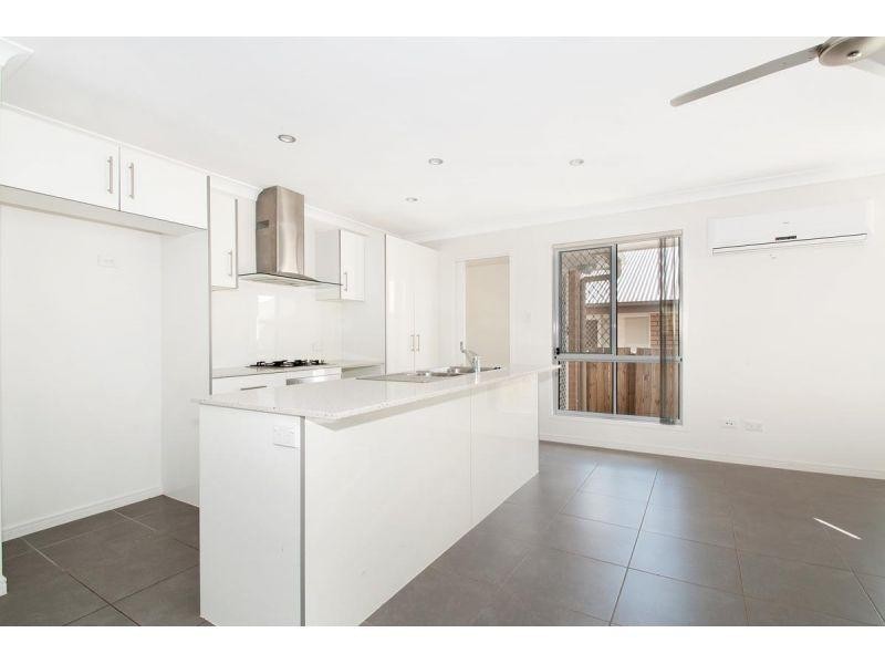 5 Cowie St, Deebing Heights QLD 4306