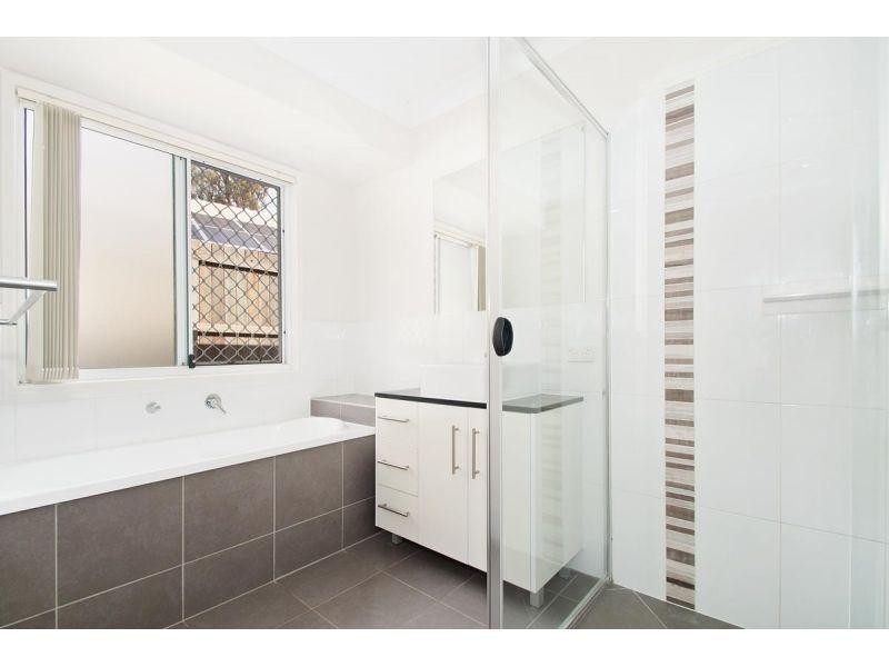 5 Cowie St, Deebing Heights QLD 4306
