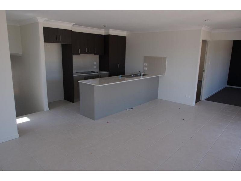 34 McGregor Place, Springfield Lakes QLD 4300