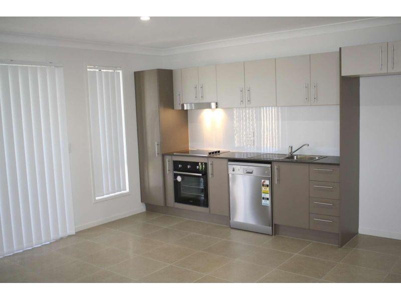 2/1 Ezra Court, Karalee QLD 4306