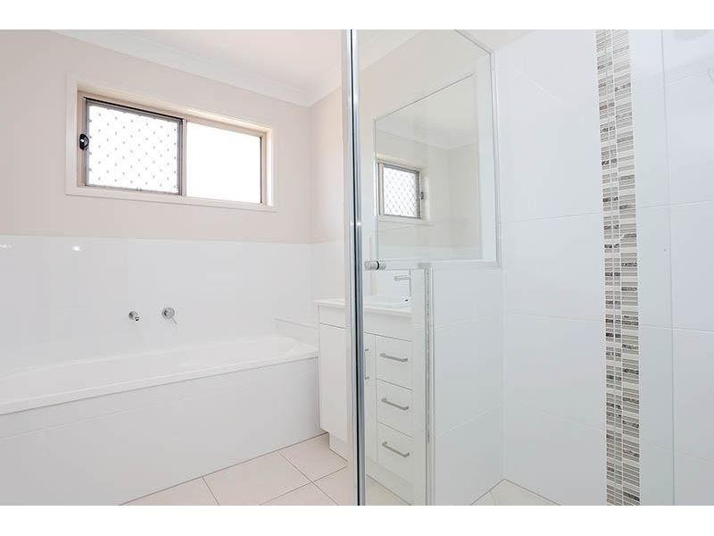 1/256 Jones Road, Bellbird Park QLD 4300