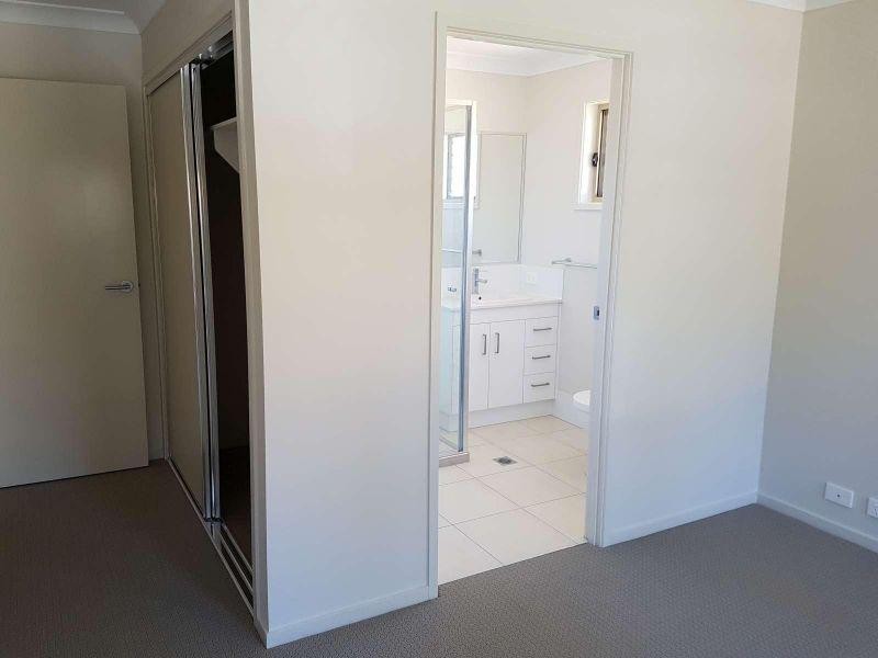 1/256 Jones Road, Bellbird Park QLD 4300