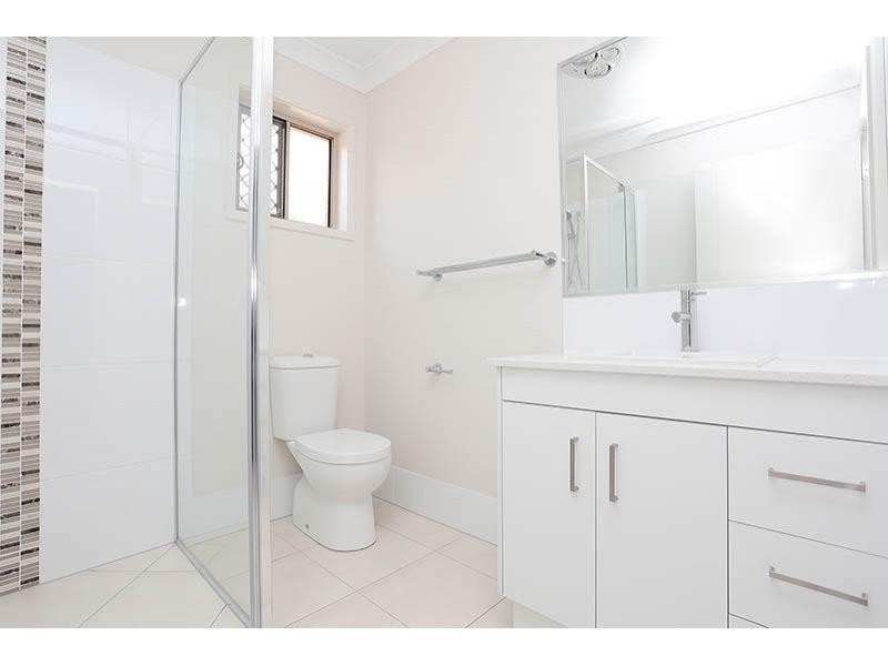 2/256 Jones Road, Bellbird Park QLD 4300