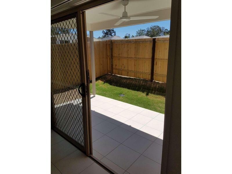 2/256 Jones Road, Bellbird Park QLD 4300