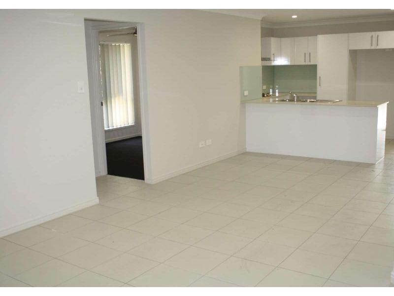 3 Firetail Street, Deebing Heights QLD 4306