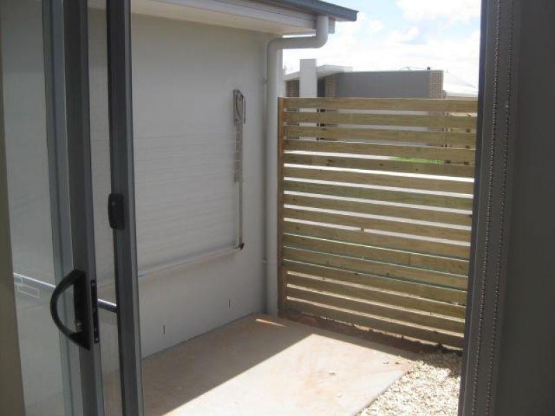 14 Chamomile Street, Springfield Lakes QLD 4300