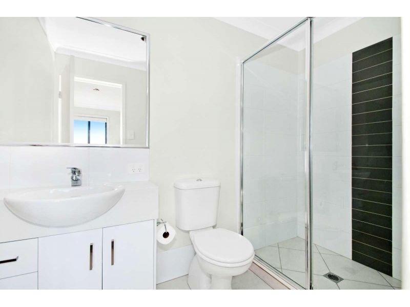 8 Chamomile Street, Springfield Lakes QLD 4300