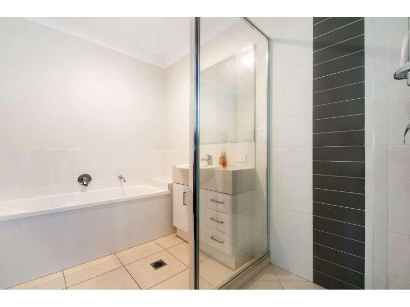 8 Chamomile Street, Springfield Lakes QLD 4300