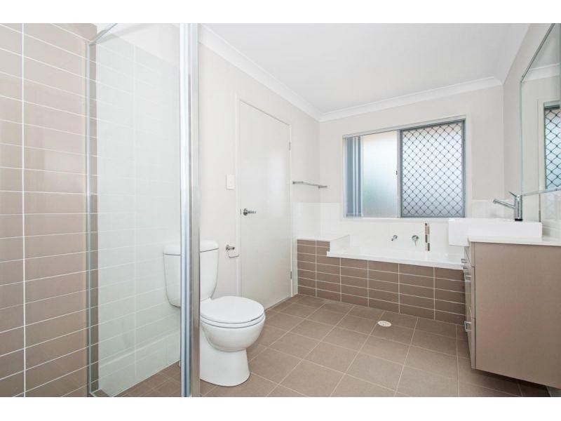 2/9 Hinton Street, Goodna QLD 4300