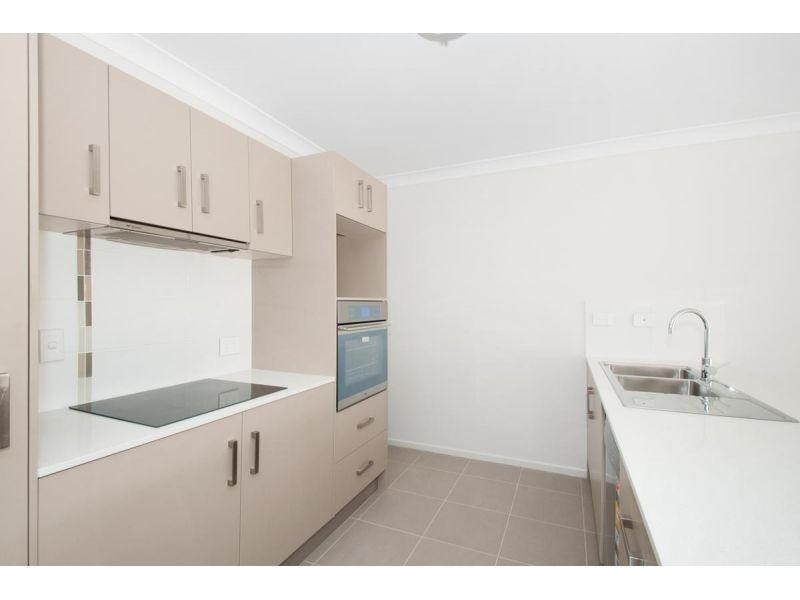 2/9 Hinton Street, Goodna QLD 4300
