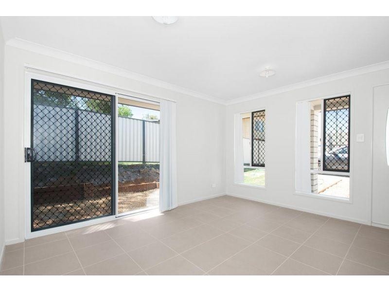 2/9 Hinton Street, Goodna QLD 4300