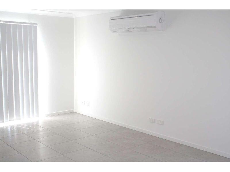 2/52 Henry Street, Brassall QLD 4305