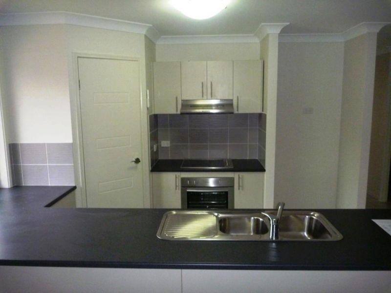 1 Crystalwood Court, Fernvale QLD 4306