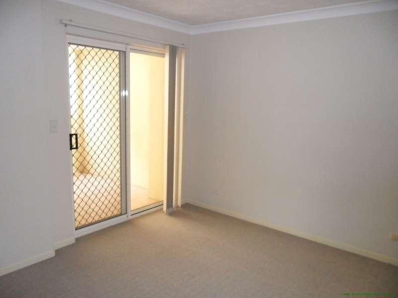 1/35 Rolle Street, Holland Park West QLD 4121