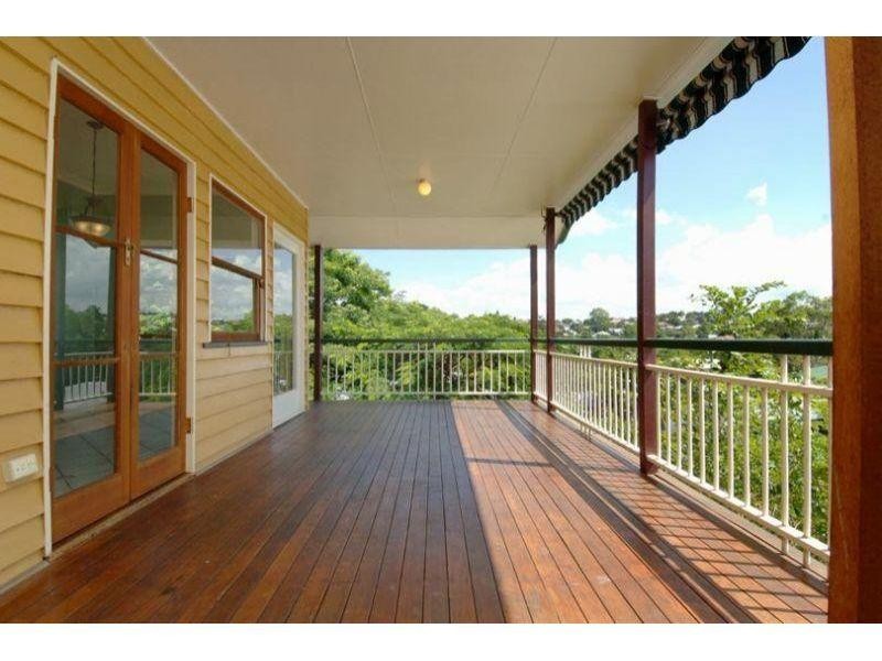 5 Howard Street, Coorparoo QLD 4151