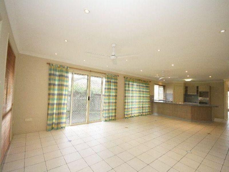 41 Hill Crescent, Carina Heights QLD 4152